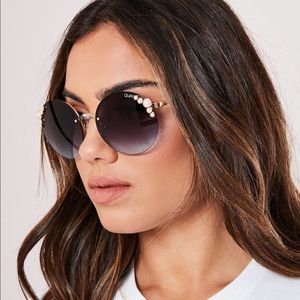 QUAY Sunglasses - I’m Rich - Pearls - NWT